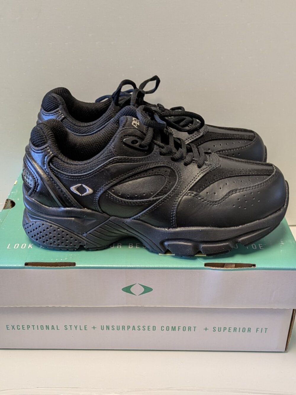 Women's Lace Walking Shoe - X Last - Black